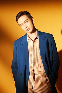 张彬彬时尚大片曝光演绎光影色彩中的魅惑男人