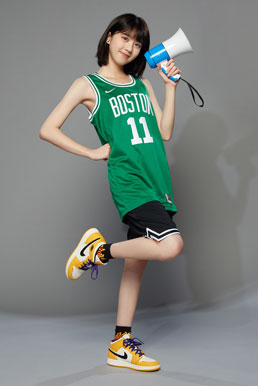 篮球少女李凯馨帅气写真真人版“赤木晴子”...