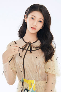 张译兮曝最新时尚写真鬼马少女挑战多重风格