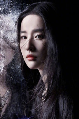 刘亦菲时尚芭莎写真展示女性力量之美