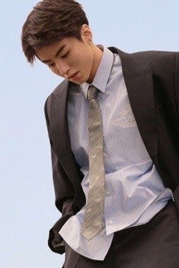 王俊凯封面出炉活力少年运动风十...