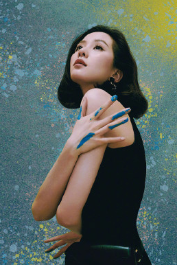 刘诗诗油彩封面优雅恬淡