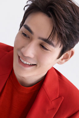 朱一龙生日写真笑容温暖迷人