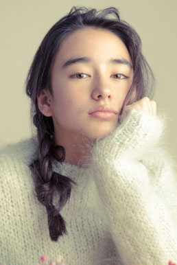 新生代演员李宛妲写真曝光原生态精灵少女尽...