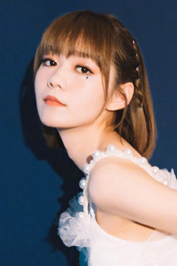 火箭少女101暗黑新娘装惊艳带感