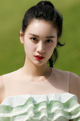 程砚秋夏日清凉写真演绎柔美干练风