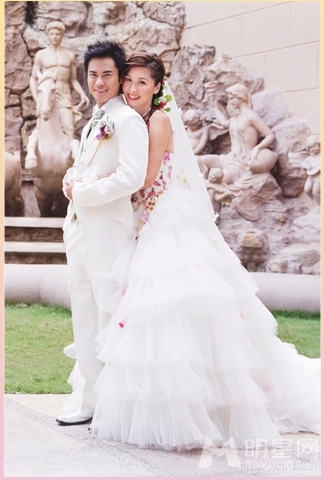 周丽淇婚纱照_图-2