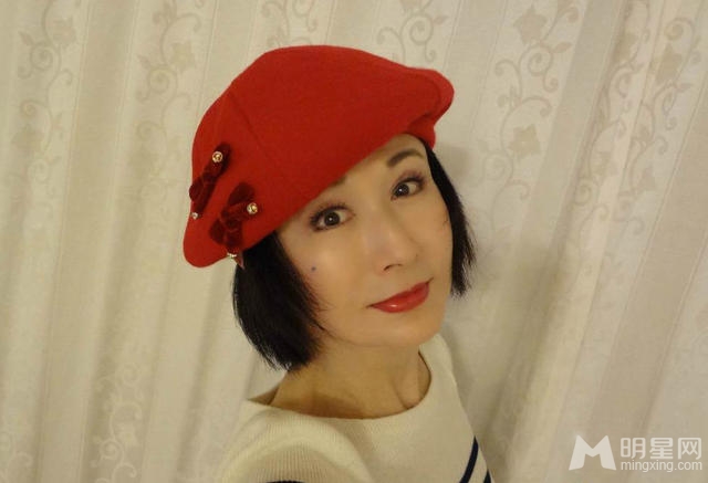 不老女神潘迎紫秀自拍嫩白肌肤令人称羡_图-9