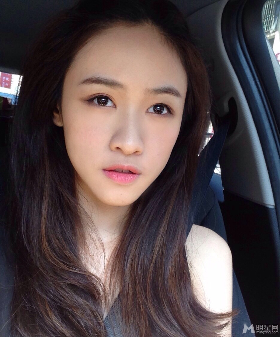 吴宗宪女儿海量私照妩媚动人女主播_图-8