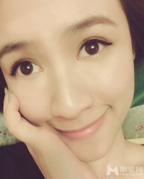 吴宗宪女儿海量私照妩媚动人女主播_图-3