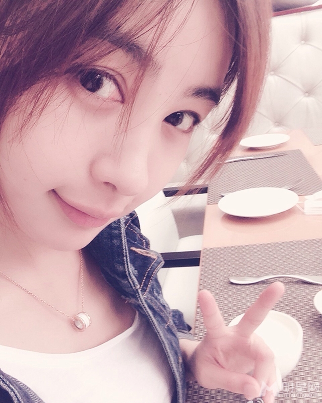 花儿与少年糊涂妹李菲儿海量私照曝光_图-7