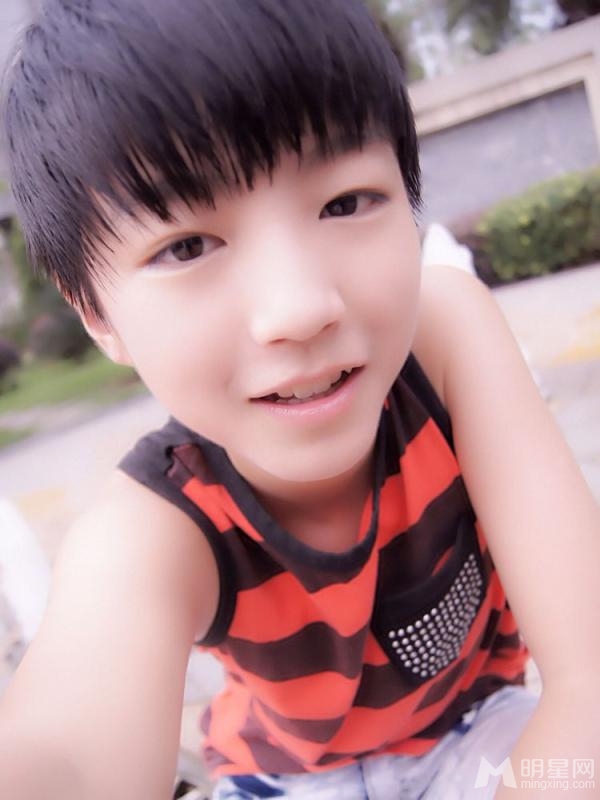 TFBOYS王俊凯海量私照正太能量所向披靡_图-7