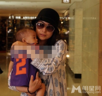 郭晶晶爱子正面照曝光机灵可爱呆萌_图-5