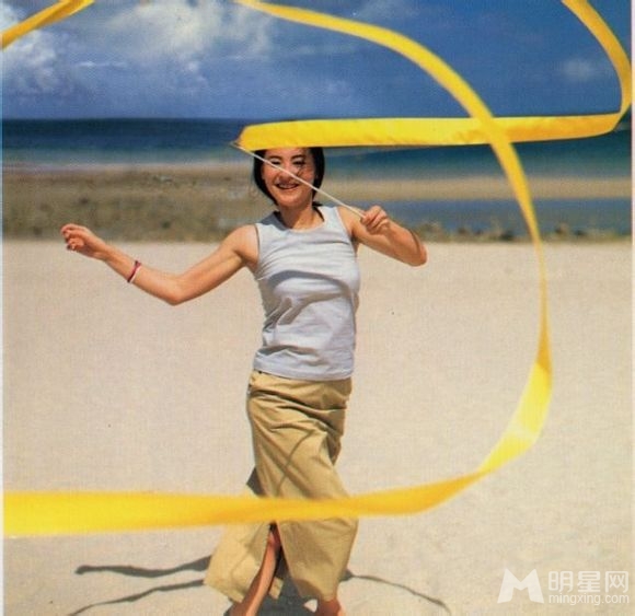 张柏芝早年任何天气写真清纯动人美翻天_图-2