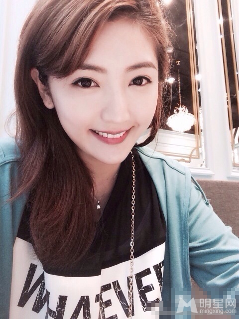 歌手李悦彤私房照曝光秀修长美腿_图-9