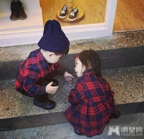 韩国喜感正太妹妹曝光兄妹合影激萌_图-3