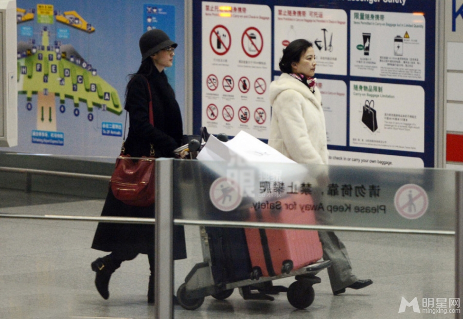 刘亦菲妈妈旧照曝光网友大赞像姐妹_图-13