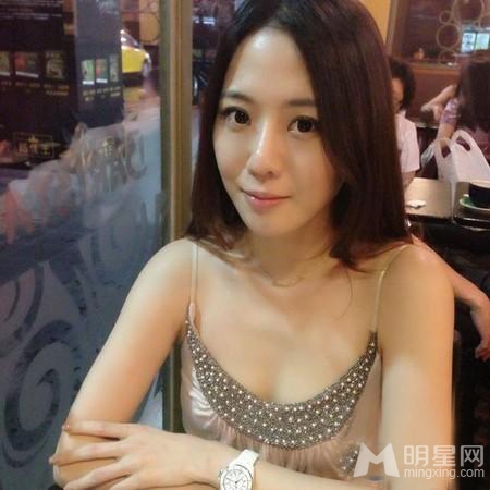 陶喆未婚妻私照曝光清纯可人秀酥胸_图-3