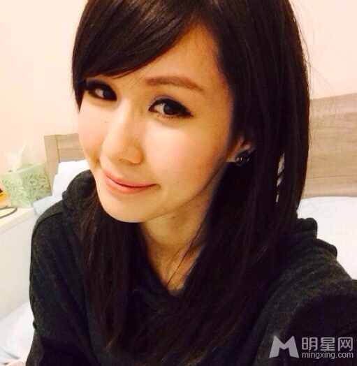 柯震东绯闻女友Tracy曝光长发披肩清纯可爱_图-17