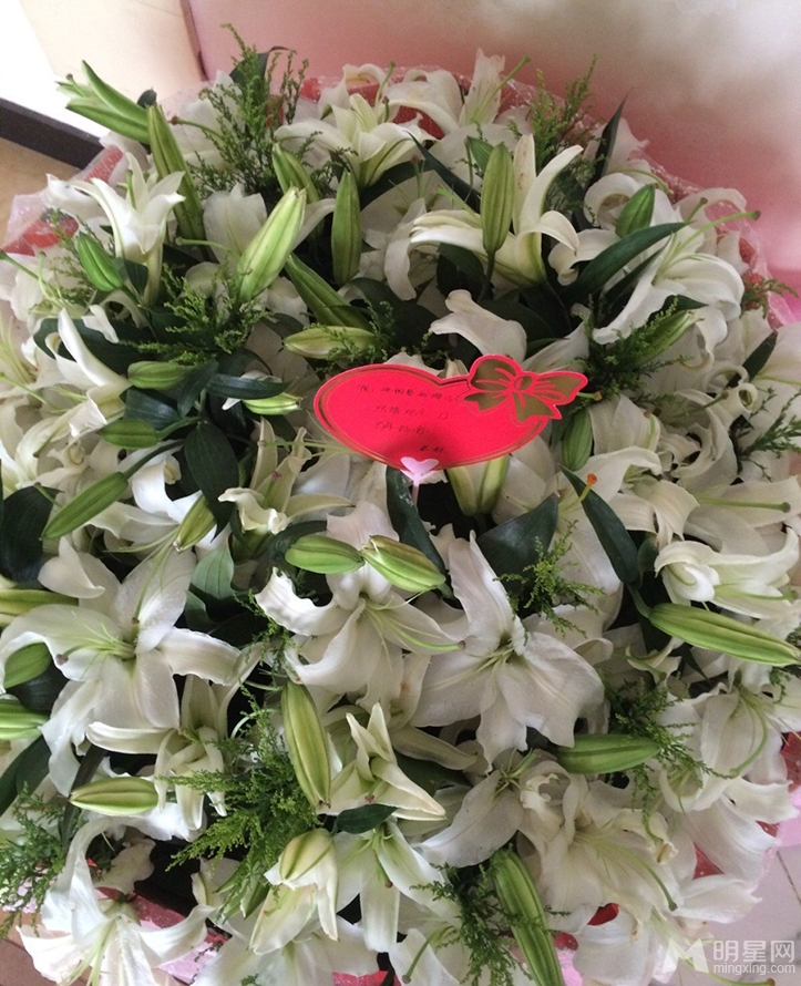 小沈阳结婚纪念日微博秀与妻恩爱照_图-5
