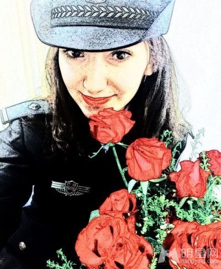 新疆反恐女特警微博走红姣好容颜获赞_图-6