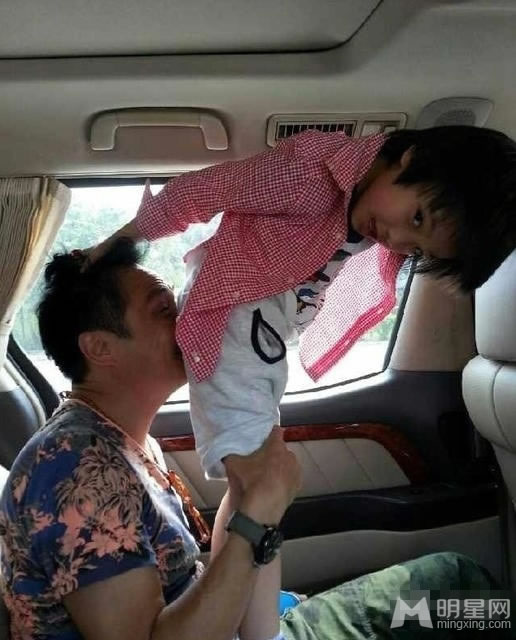 吴镇宇雷人怪癖曝光爱闻儿子费曼放屁_图-1