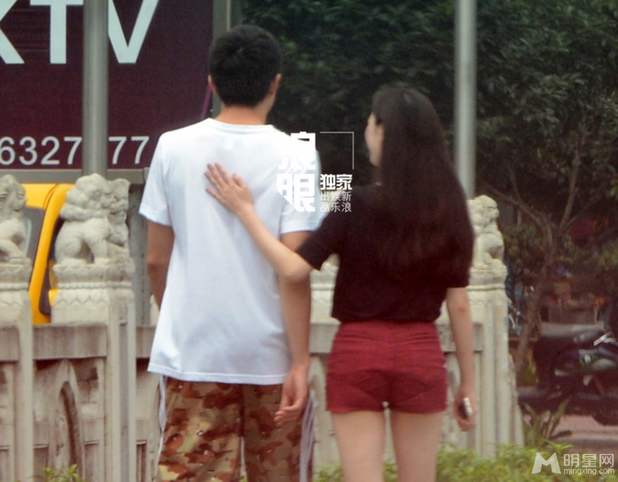 林更新蒋梦婕恋情曝光素颜出街亲密摸背_图-12