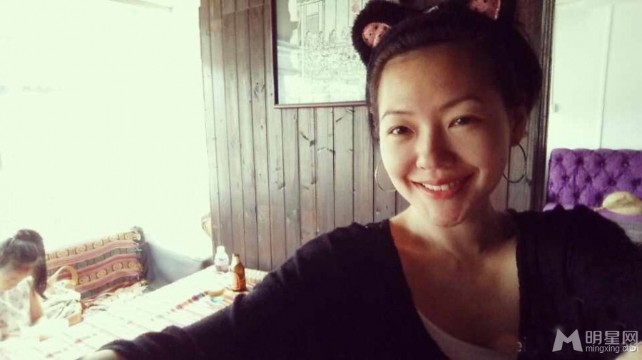 小S带女儿出游不改搞笑本色大肆扮鬼脸_图-5