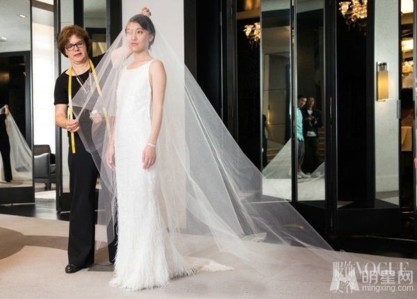 周迅试穿婚纱组图黄蓉妹妹不嫁婧哥哥_图-6