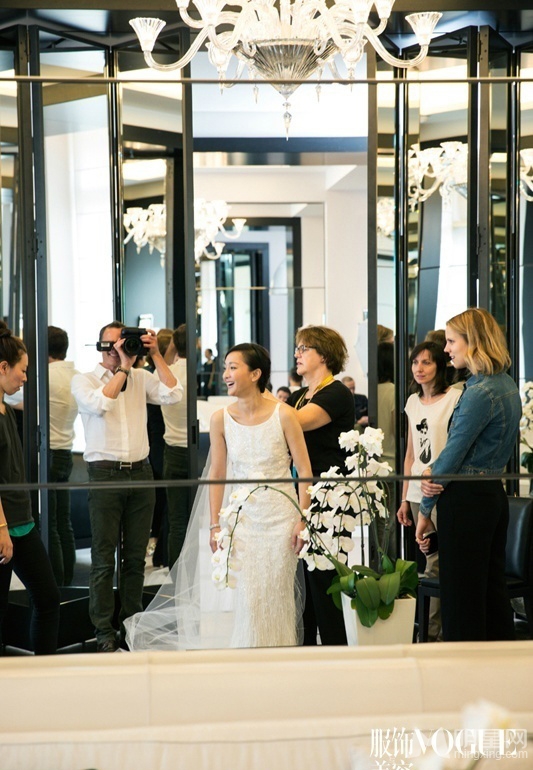 周迅试穿婚纱组图黄蓉妹妹不嫁婧哥哥_图-4