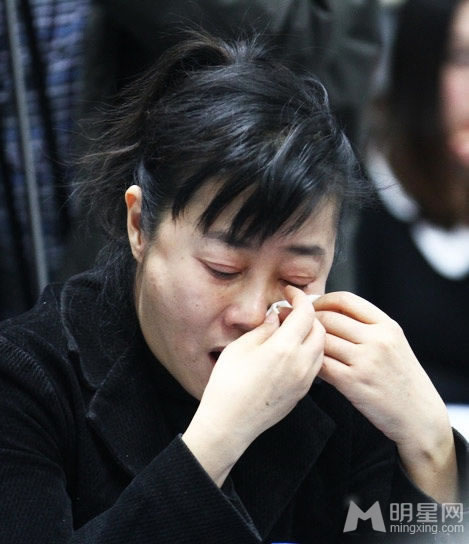 央视美女主播沈冰旧照疑似周老虎大情人_图-1