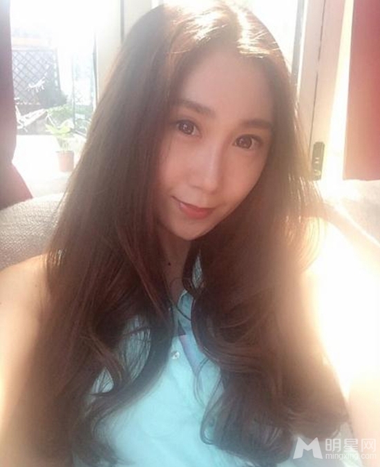 名嘴水均益女儿水亦诗私照清纯动人继承父业_图-4