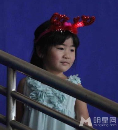 姚明携妻子现身篮球赛郭敬明身高遭调侃_图-11