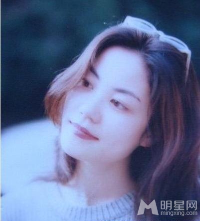王菲早期美照甜美清纯岁月静好_图-3