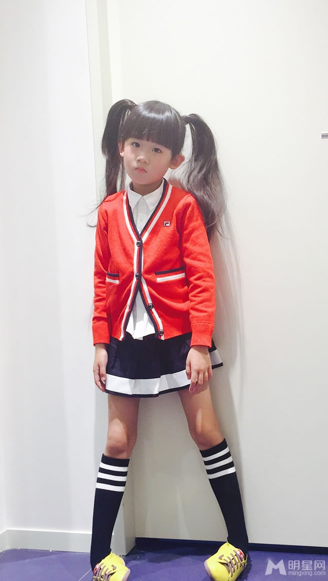 贝儿化身美少女战士双马尾造型萌化网友_图-1