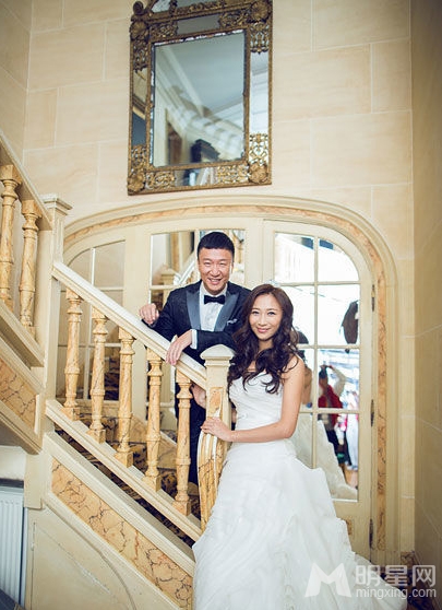 孙红雷王骏迪曝婚照幸福洋溢羡煞旁人_图-2