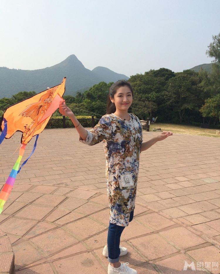 李悦彤近况曝光敞开心扉诉心声引围观_图-12