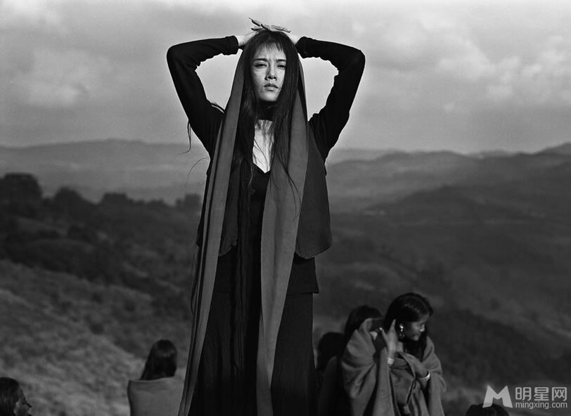 杨丽萍美艳旧照令人着迷获封独一无二舞神_图-1