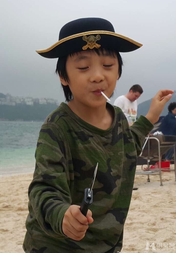 爸爸2大电影杀青萌娃聚首乐翻天_图-4