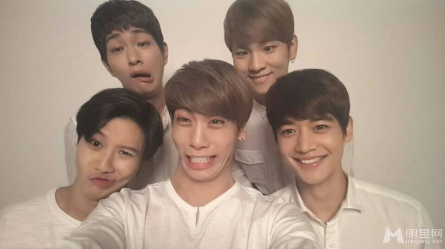 韩团SHINee集体扮丑美男就是任性_图-2