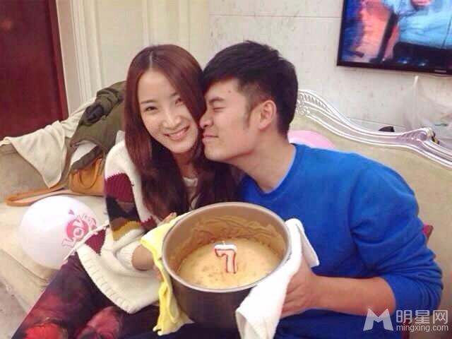 陈赫离婚昔日与前妻甜蜜合照回顾_图-3