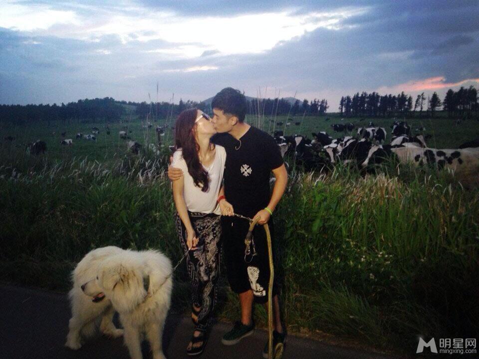 陈赫离婚昔日与前妻甜蜜合照回顾_图-9
