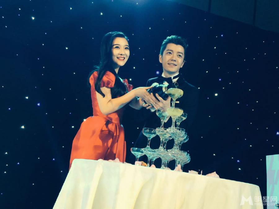 王栎鑫婚礼全套组图快男伴郎团抢镜_图-10