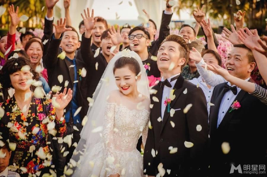 王栎鑫婚礼全套组图快男伴郎团抢镜_图-1