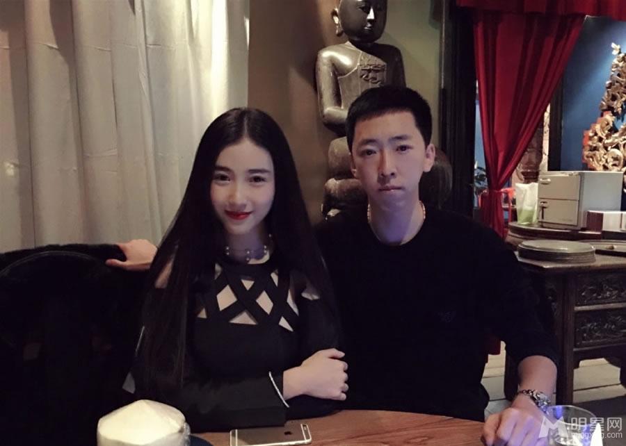 母神张辛苑微博生活照高清图集酥胸外露展姣好身材_图-16
