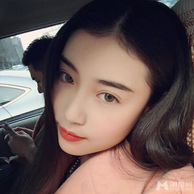 母神张辛苑微博生活照高清图集酥胸外露展姣好身材_图-22