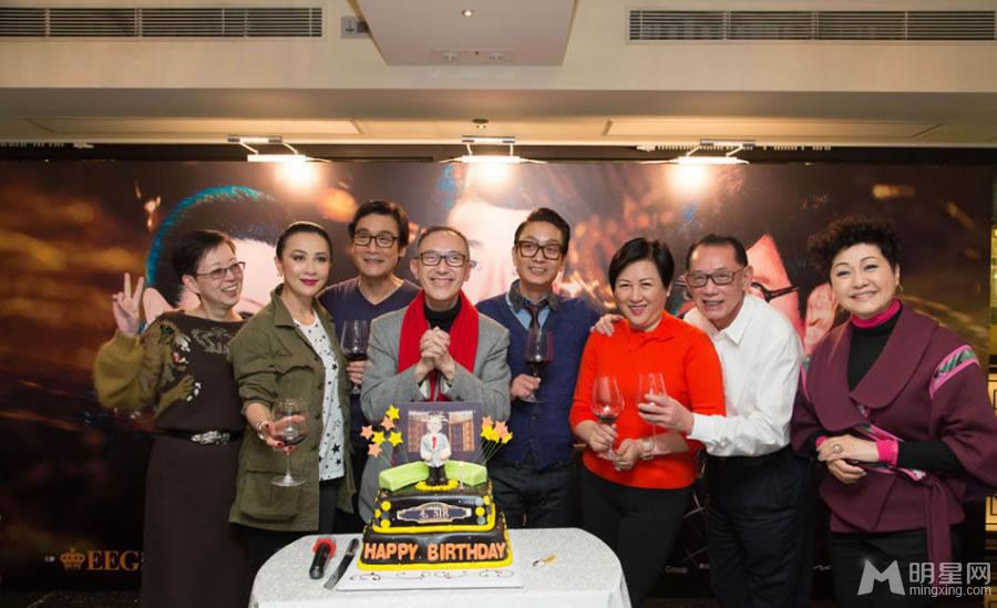 周润发梁朝伟亲密自拍男神魅力依旧_图-10