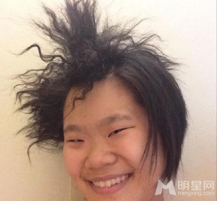 毕福剑女儿杀马特自拍吓坏网友自黑无下限_图-8