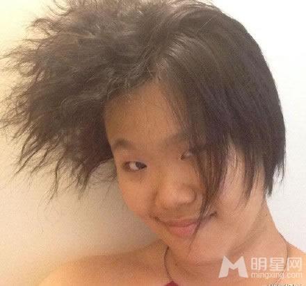 毕福剑女儿杀马特自拍吓坏网友自黑无下限_图-5