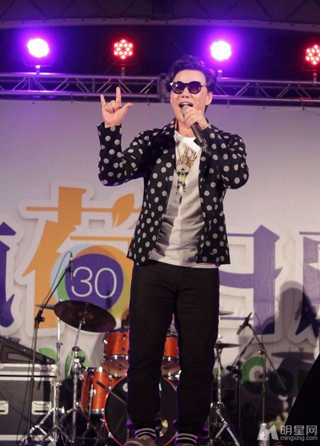 《我是歌手3》萧煌奇补位金曲歌王生活照曝光_图-11